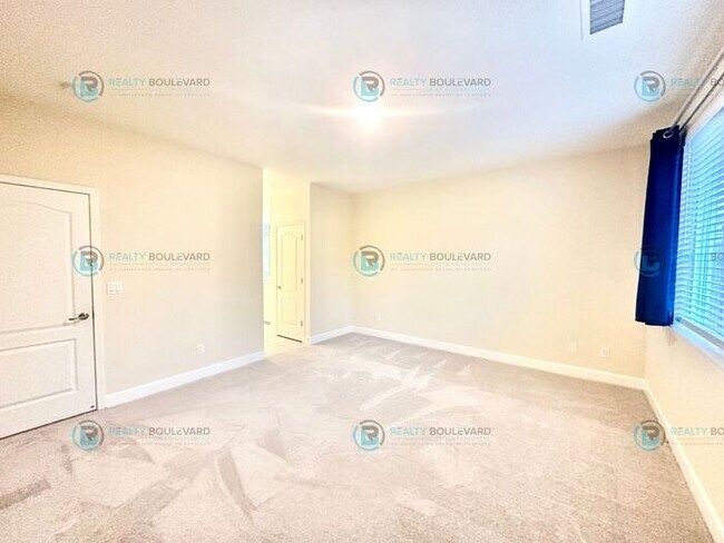 Building Photo - Beautiful 4 Bedroom, 2 Bathroom, 2 car garage, Single Story Home