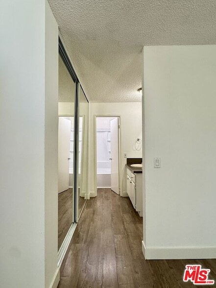 Building Photo - 15425 Sherman Way