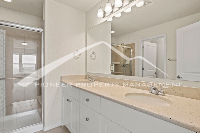 Building Photo - Modern 3-Bed + Office. Multi-Level Townhou...