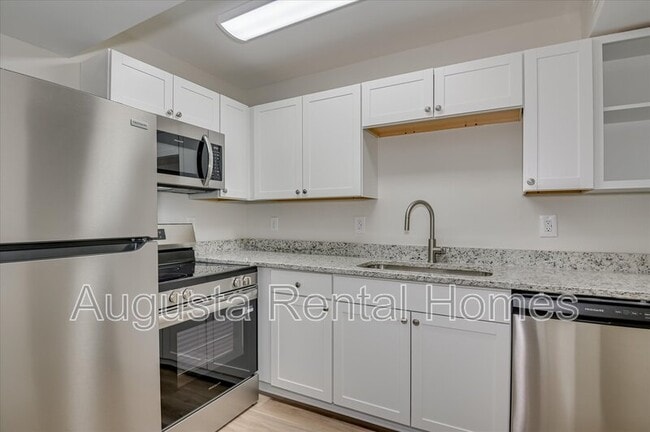 Building Photo - 40 Conifer Ct
