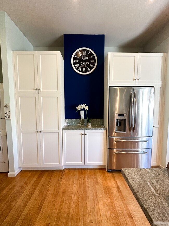 Building Photo - 435 Union St