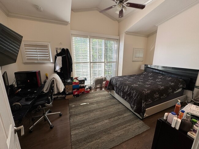 Building Photo - 1413 S Prairie Ave