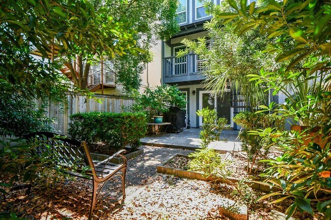 Building Photo - 1807 Elmen St