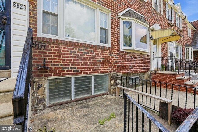 Building Photo - 6623 Tabor Ave