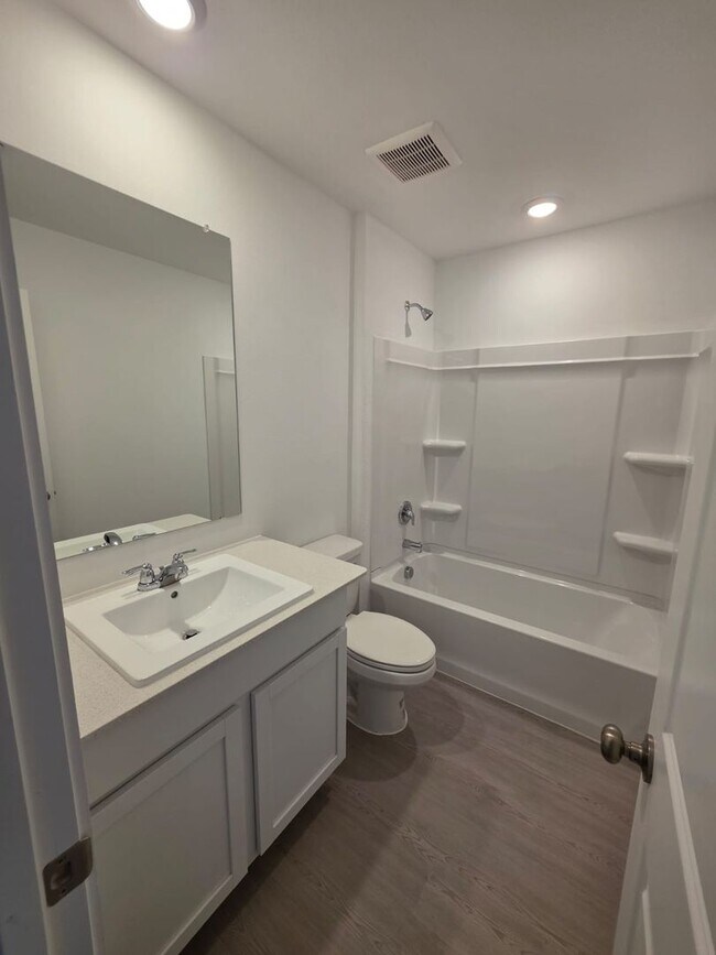 Building Photo - NEWLY BUILT 3 bedroom 2.5 Bath *2 MONTHS O...