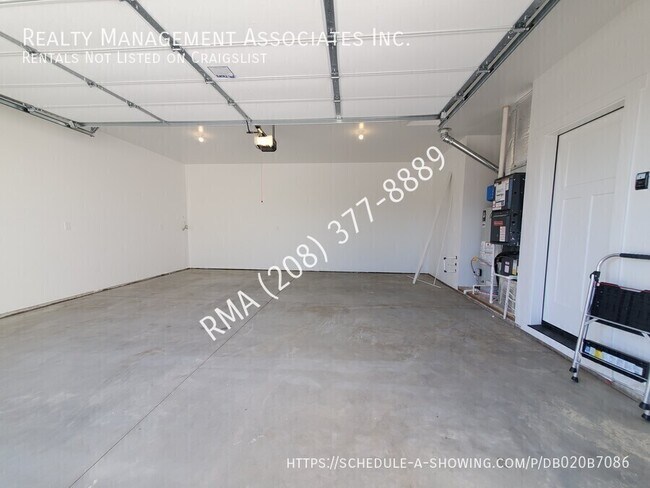 Building Photo - 1274 S Cloverdale Rd