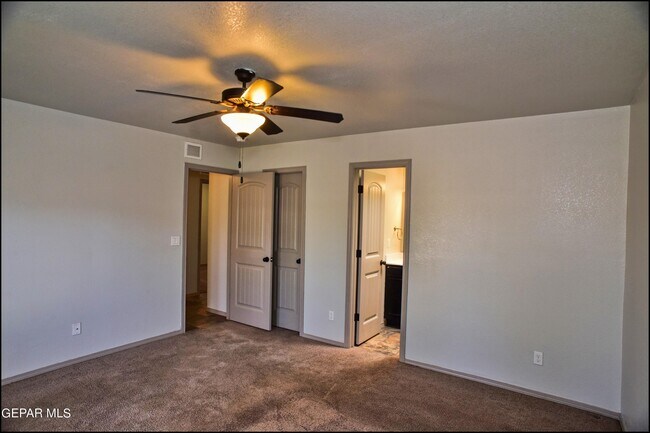 Building Photo - 703 Joe Rodriguez Dr