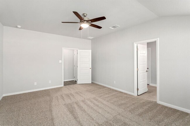 Building Photo - 25810 Posey Dr