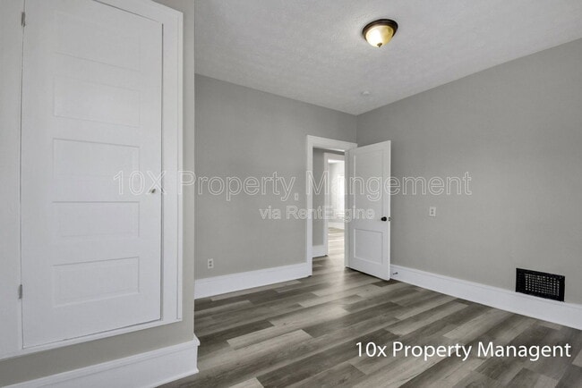 Building Photo - 2316 Ontario St