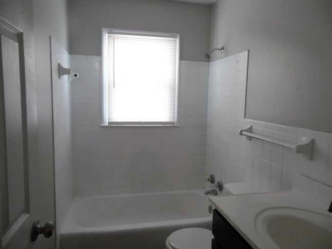 Building Photo - 2157 Cypress Dr