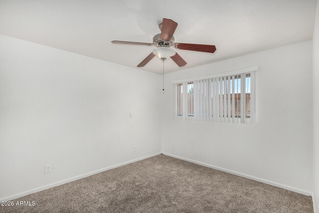 Building Photo - 3418 S Oak St