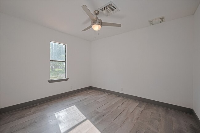 Building Photo - 22334 FM 762 Rd