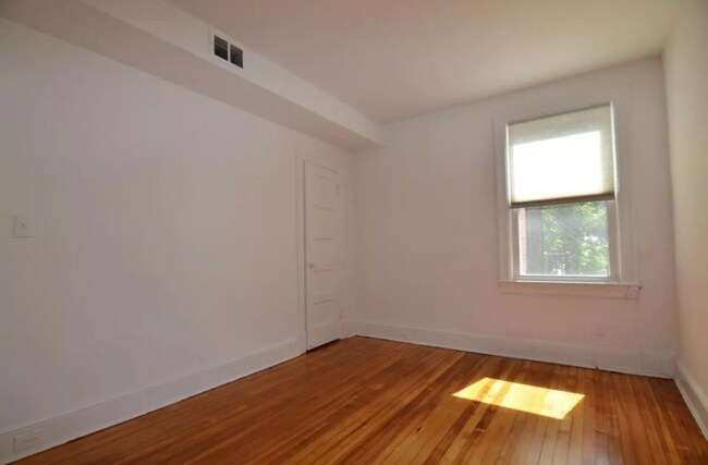 Building Photo - 1333 22nd St NW
