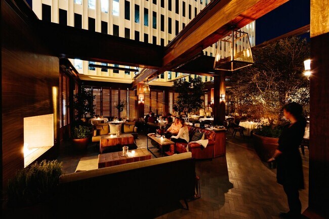 Building Photo - 11970 Montana Ave