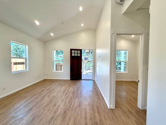 Building Photo - New Modern Farmhouse Cottage Coming Soon!