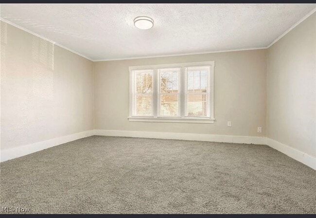 Building Photo - 3 Bedroom 2 Bath House