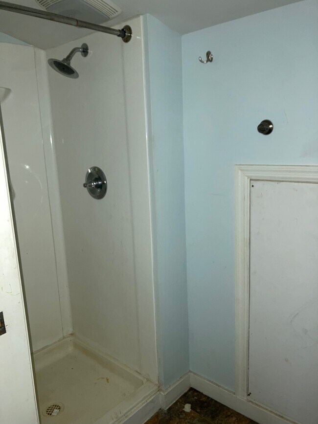 Bathroom-upstairs - 1005 Rosemont Dr