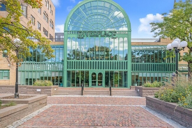 Building Photo - 20 NE 2nd St