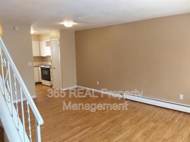 Building Photo - 1434 E 16th St