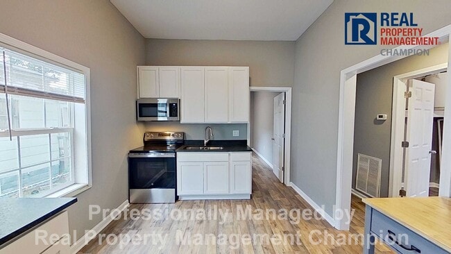 Building Photo - Adorable 3 BD/1 BA Recently Update in the ...