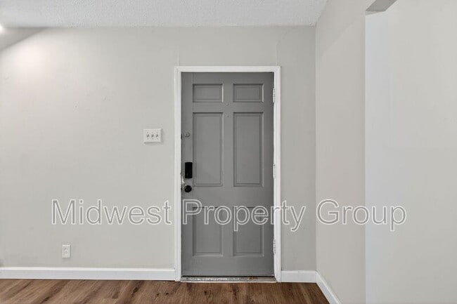 Building Photo - 7348 Lynn Ave