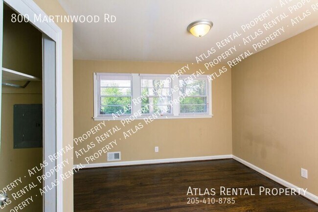 Building Photo - 800 Martinwood Rd