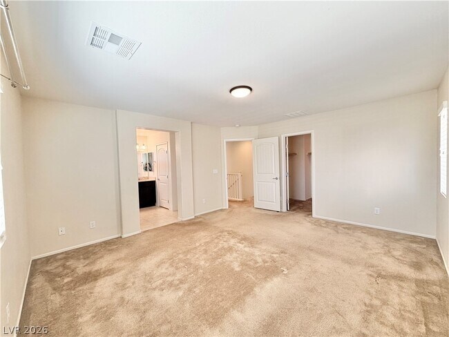 Building Photo - 10566 Borborema St