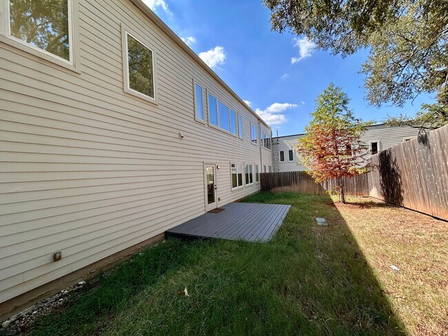 Building Photo - 4010 Clawson Rd