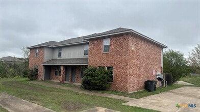 Building Photo - 3709 Malibu Ln