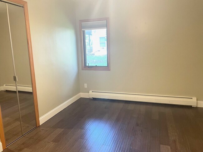 Building Photo - 3010 Fairview Rd SW