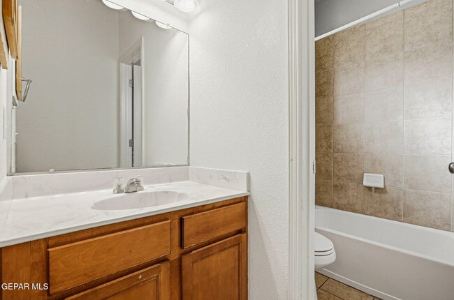 Building Photo - 3150 N Yarbrough Dr