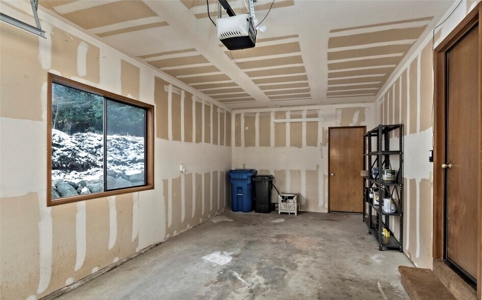 Building Photo - 1252 NW Lanyard Loop