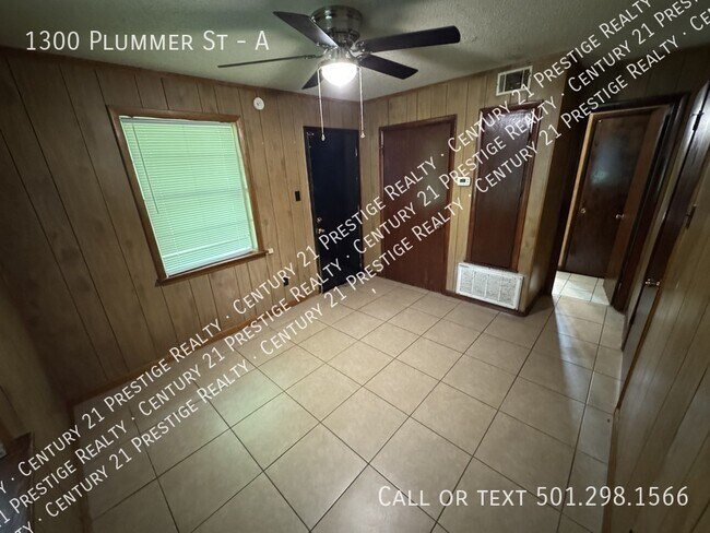 Building Photo - 1300 Plummer St