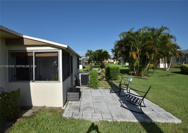 Building Photo - 2572 Emory Dr W