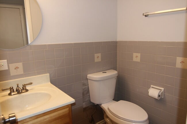 Building Photo - 184 Betty Ct