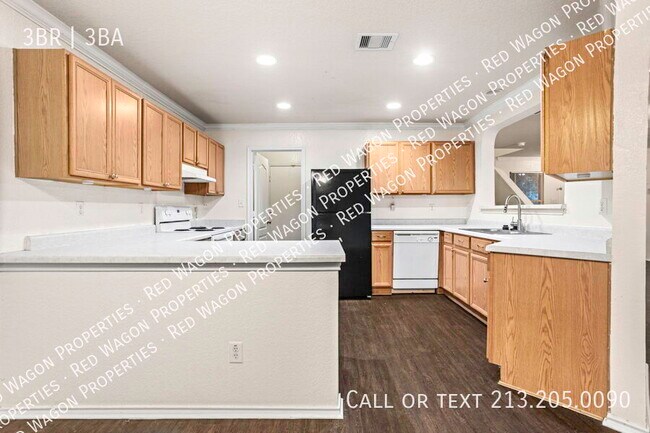 Building Photo - 2614 Sunview Lake