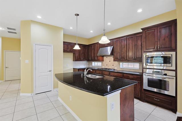 Building Photo - 304 Sir Brine Dr