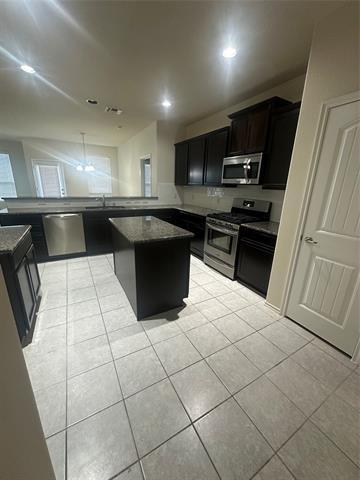 Building Photo - 2412 Michelle Creek Dr