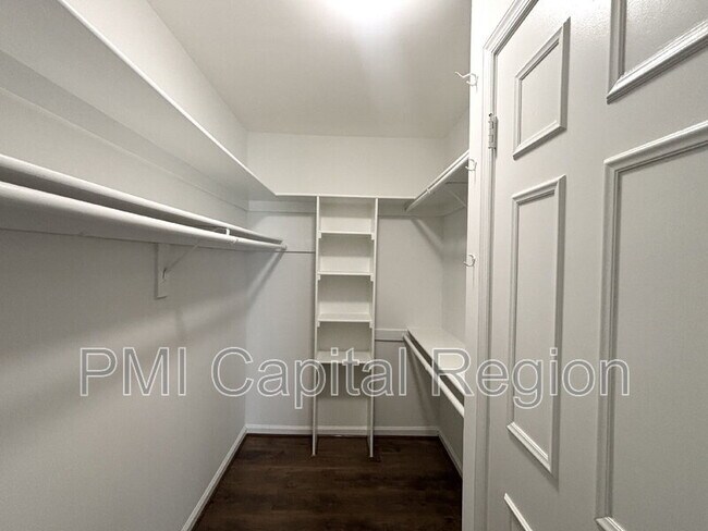 Building Photo - 13059 Shadyside Ln