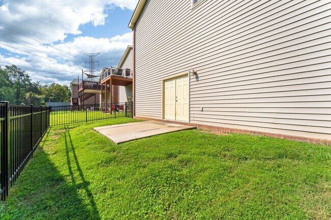 Building Photo - Fully Updated - Beautiful 3BR/2BA single-level home with a finished walk-out basement!