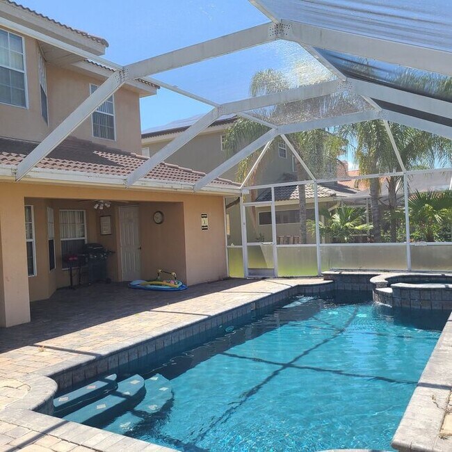Building Photo - 4BD 4.5 BA Fully furnished home available ...