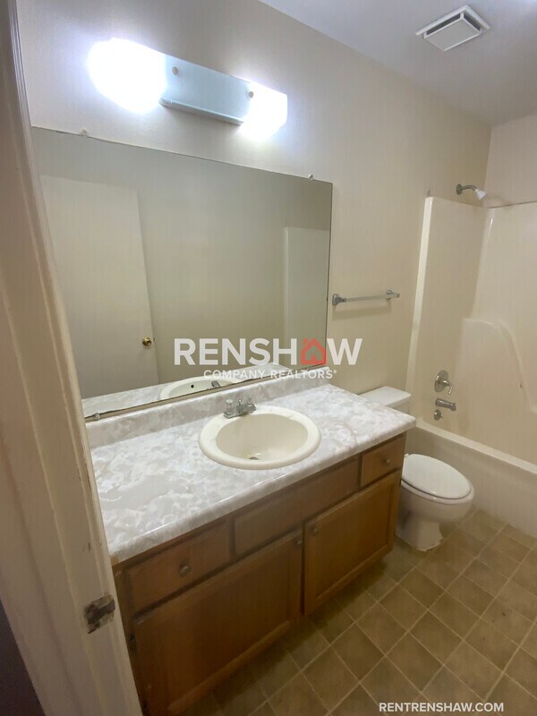 Building Photo - 1110 Cherokee Cir