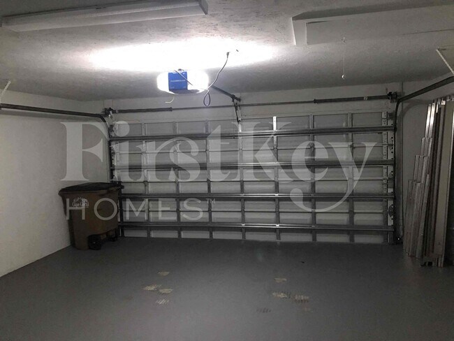 Building Photo - 241 SW 32nd Terrace