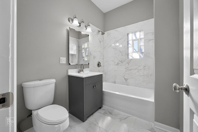 Building Photo - 5344 S Aberdeen St