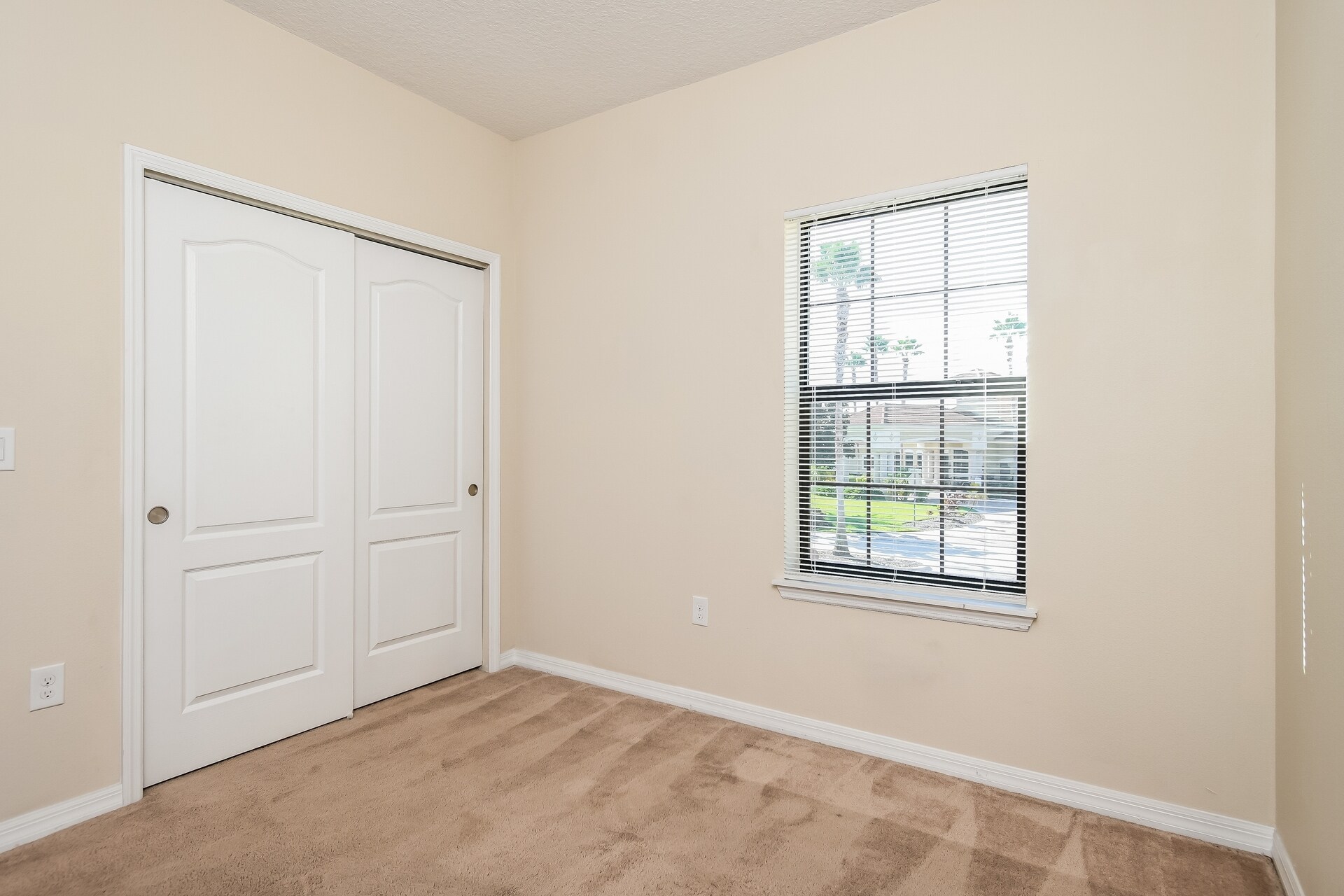 Building Photo - 1466 Pacific Rd