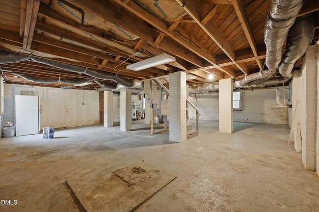 Building Photo - 1203 S Main St