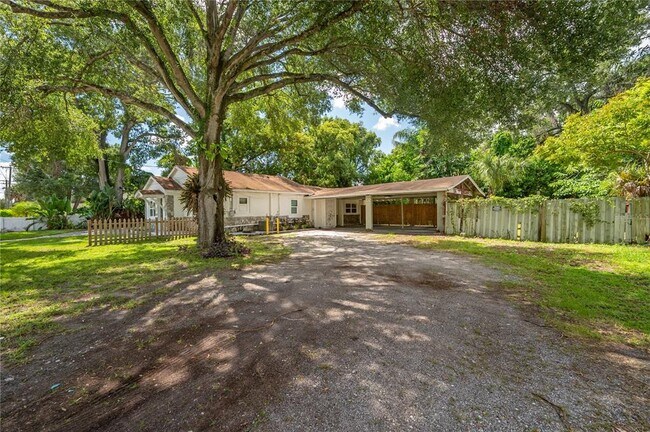 Primary Photo - 2307 E Osborne Ave