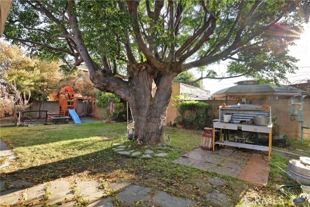 Building Photo - 4116 Brompton Ave