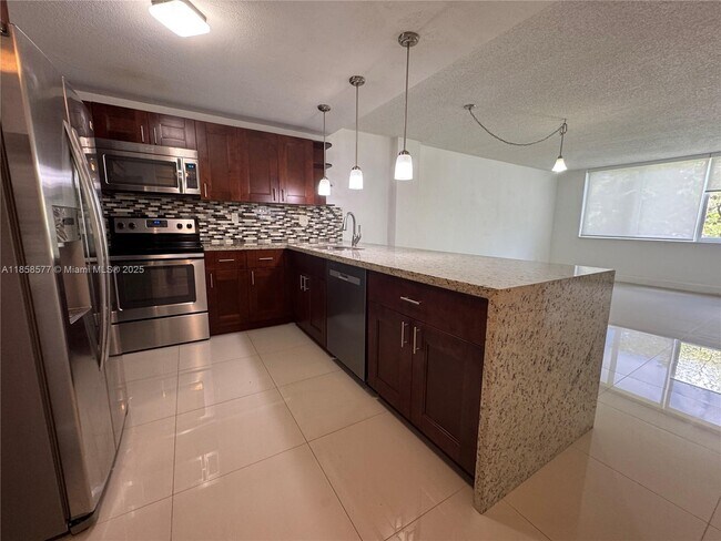 Building Photo - 9143 SW 77th Ave