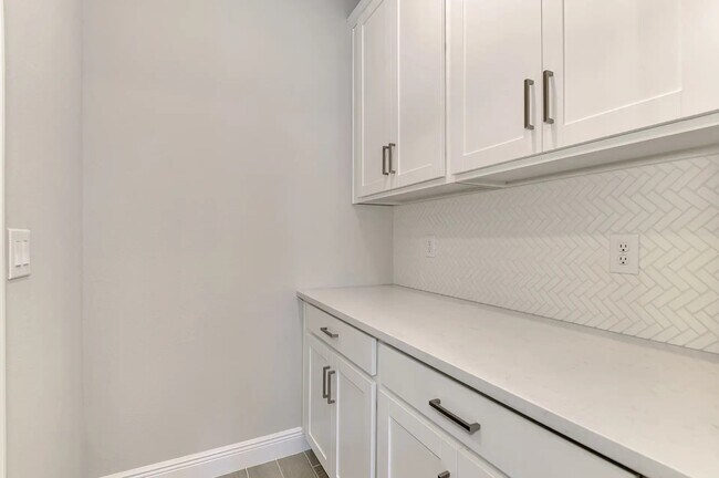 Building Photo - 5664 Blue Reef Pl